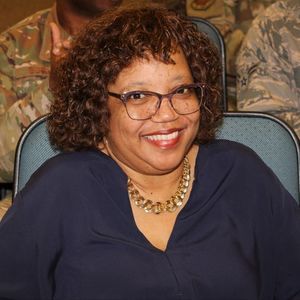 Meet your Posher, Pam